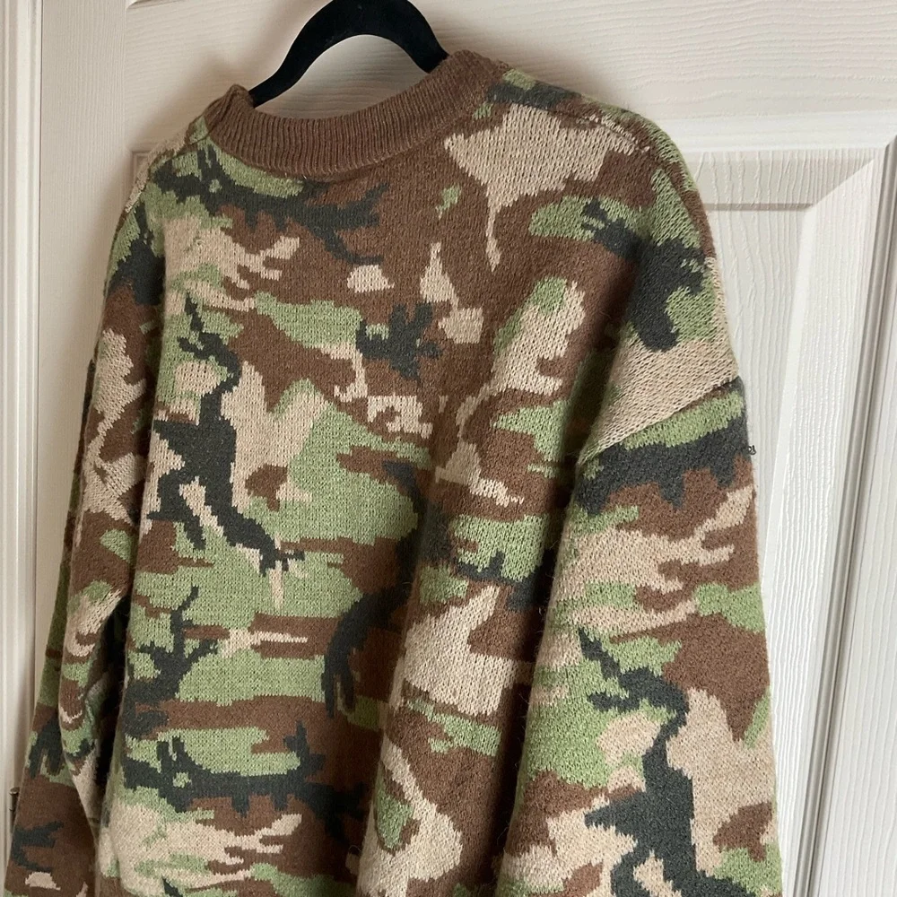 Daisy Street Green and Brown Camouflage Sweater size X-Large